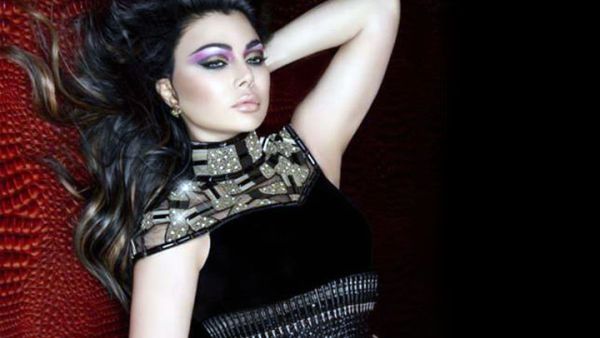 A sad Haifa Wehbe grieves the loss of Lebanese singer Wadih Al Safi. (Image: Facebook)