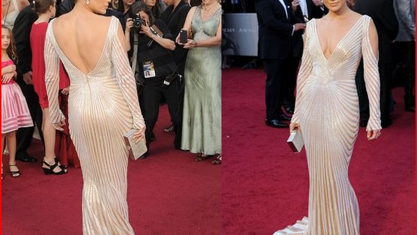 J Lo's mini-me Barbie doll will be donning a miniature copy of her Zuhair Murad Golden Globes gown. (Image courtesy of woman.tv)