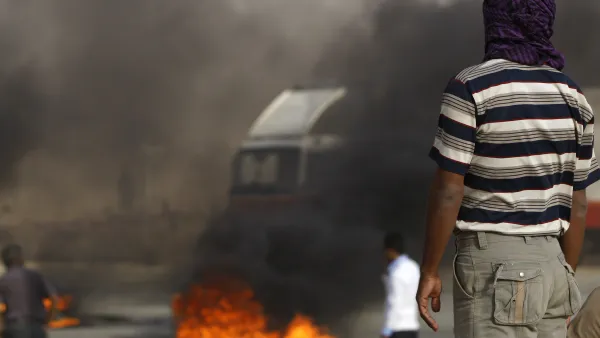 جلأون : أن وزير الإسكان المذكور يدفن رأسه في الرمال