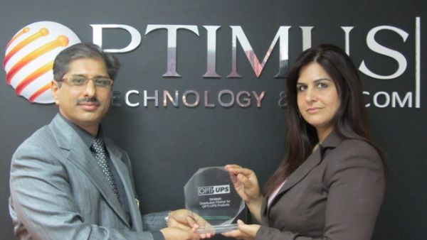Kamlesh Kumar Amesur, Opti-UPS Sales & Marketing Director and Meera Kaul, Optimus Managing Director