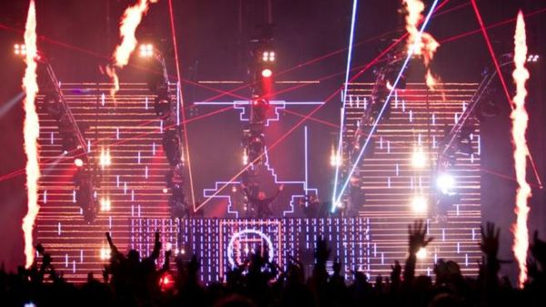 David Guetta on stage. Picture courtesy of Katy Davies. David Guetta on stage. Picture courtesy of Katy Davies.