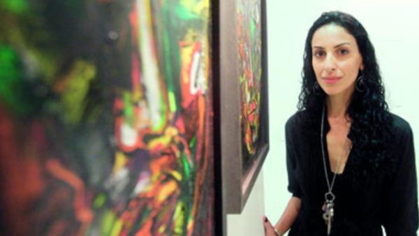 Lina Ogaili studied at Britain's University of Kingston, and she is a member of the Emirates Society for Fine Arts in the UAE.