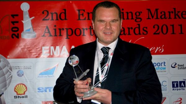 Juergen Strommer, Cavotec Managing Director and Regional Manager for Middle East and India holding the award