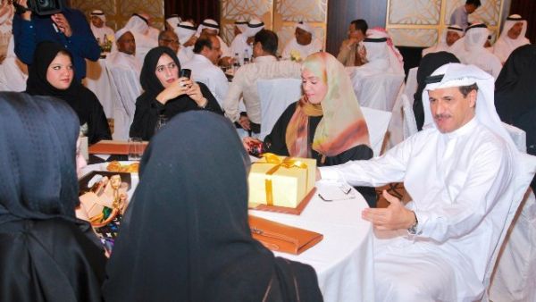 Al Mansoori directed employees to strengthen their knowledge base and to foster a culture of innovation and creativity