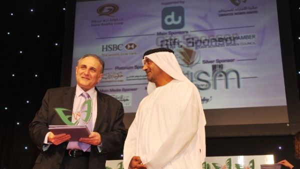 Osman Sultan, CEO of du was presented with an honorary trophy