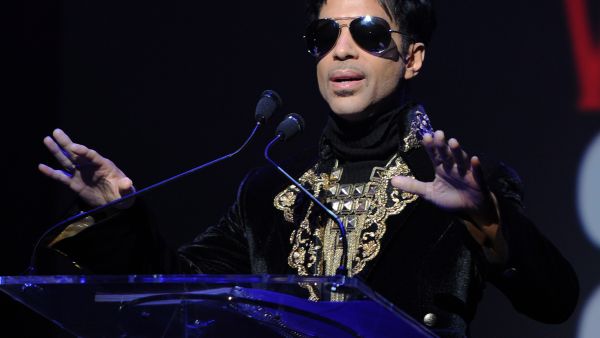 Prince, known for his song 'Kiss', a pop artist of the 80s and 90s, and still reigning today, celebrates Islam as a happy choice.