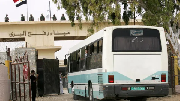 التهريب مستمر رغم فتح الحدود