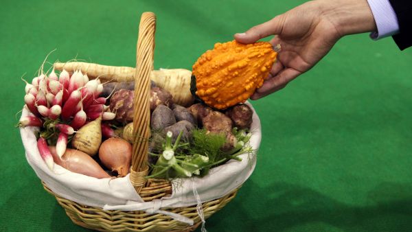 Ramadan is not a time to think of losing weight but being calm and healthy, advises Arab News.