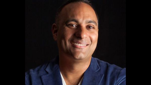 Russell Peters pins a smile, gets ready for his performance in Abu Dhabi (Image: Facebook)