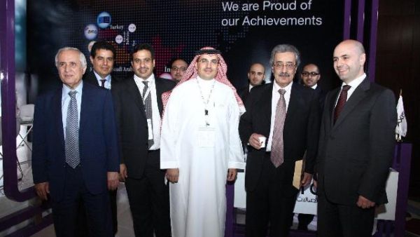 Lebanese Minister of Telecommunications visits STC Stand