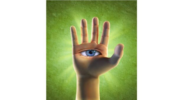 كيف تتصرّف عندما تصبح أمورك المخفيّة حديث البلد؟