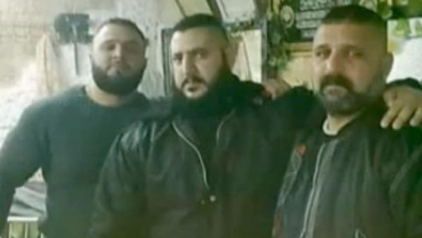 صورة عن الانترنت لمن يوصفون بالشبيحة