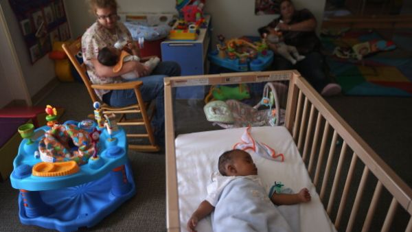 نوم الطفل على ظهره هو الوضعية الأكثر سلامة