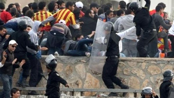 فرنسا توقف شحنة اجهزة مكافحة الشغب 