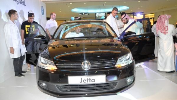 Top excutives of VW Saudi Arabia posing with the new Jetta