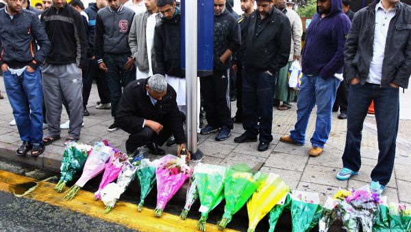 Birmingham's Muslim British community are grieving their 3 losses - young men killed in a hit-and-run by black youths
on a looting-fever rampage.