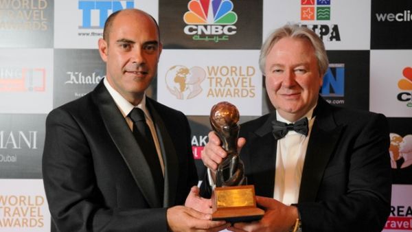 Alejandro Bernabé, the hotel's General Manager, receiving the award Alejandro Bernabé, the hotel's General Manager, receiving the award