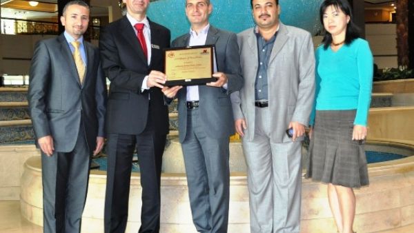 Rotana executives receiving the award Rotana executives receiving the award