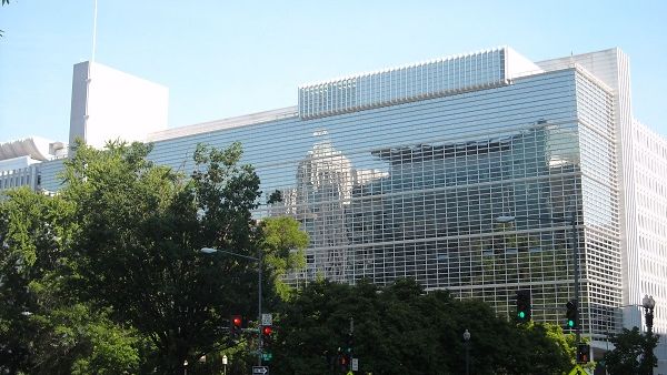 In September 2013, the World Bank removed Iran from its list of deadbeat borrowers, saying the Islamic Republic had paid outstanding loan amounts.
