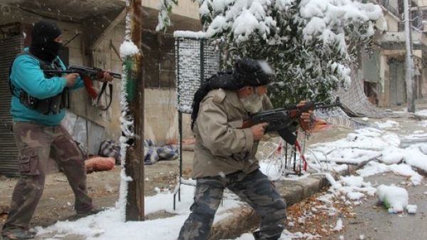 Fighting in Syria's Aleppo has continued despite the snow (Medo Halab/AFP)