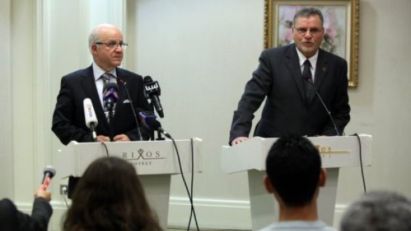 الجزائر: عائلة القذافي لا تشكل خطرا 