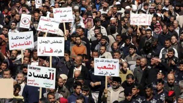 مئات المتظاهرين وسط عمان رفضا لنتائج الانتخابات 
