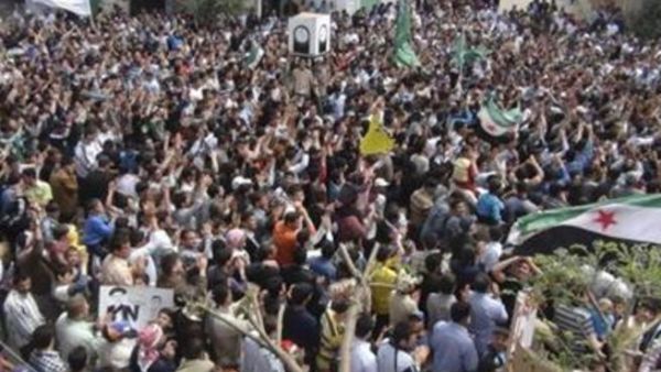 مظاهرة ضد حكم الأسد قرب حمص
