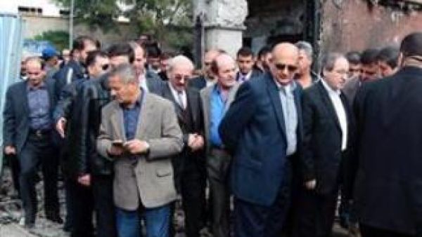 المراقبون العرب يتفقدون موقع هجوم انتحاري استهدف مقرا امنيا في دمشق