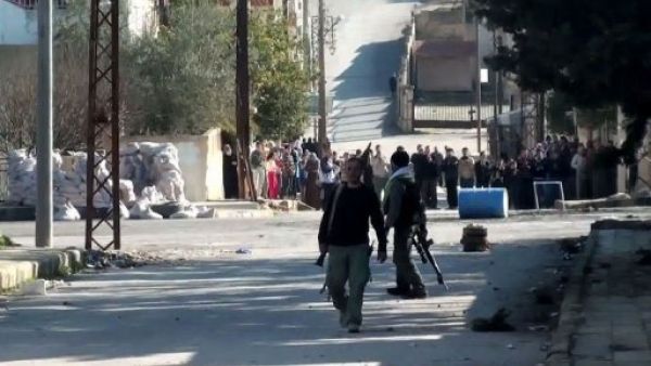  تواصلت اعمال العنف في سوريا حاصدة 80 قتيلا الاحد