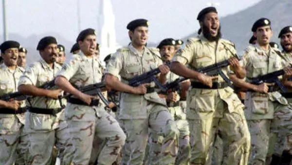 مطلوب من القاعدة يسلم نفسه للسلطات السعودية
