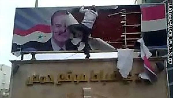 الدبابات تقصف تلكخ