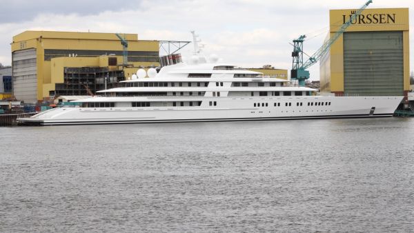 The yacht Azzam in its German shipyard. (Wikimedia Commons: Chris Karsten)