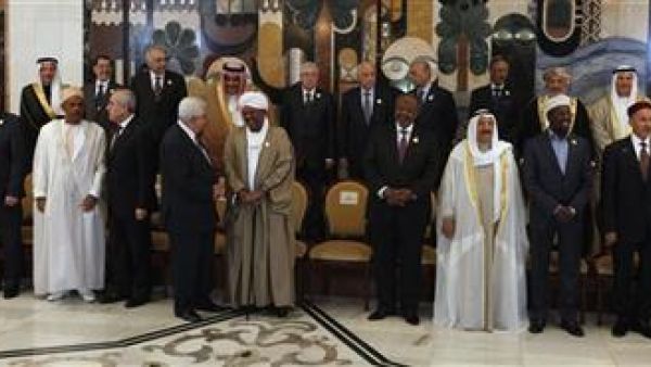 القادة العرب قبل الجلسة الافتتاحية للقمة العربية في بغداد
