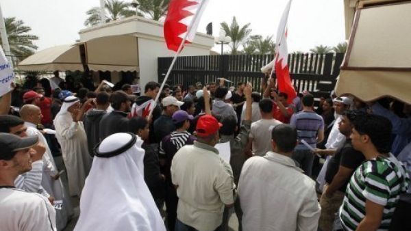 متظاهرون في المنامة 
