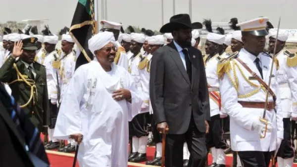 الرئيس السوداني عمر البشير ورئيس جنوب السودان سلفا كير في الخرطوم 
