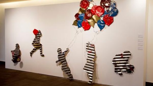 Katanani’s wall installation depicts children at play. (The Daily Star/Hasan Shaaban) Katanani’s wall installation depicts children at play. (The Daily Star/Hasan Shaaban)