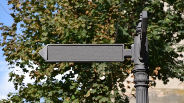 Citizens will help choose new, preferably Arabic names for Riyadh's streets (Shutterstock)