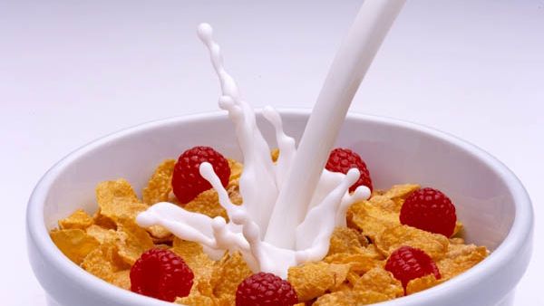 Milk and cereal image used for illustrative purposes