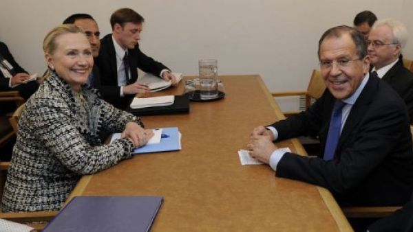 كلينتون ولافروف خلال لقاء في الامم المتحدة