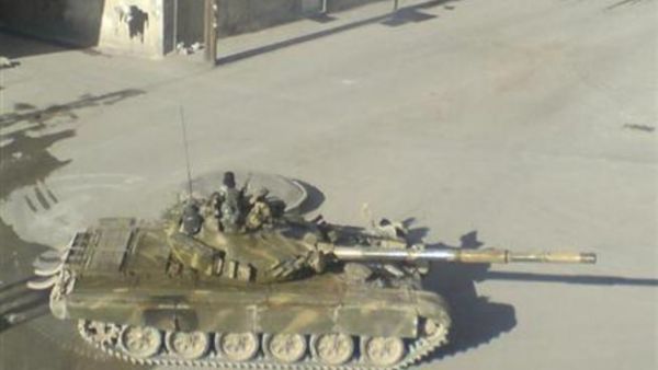 دبابة تابعة للجيش السوري بصورة التقطت بالقرب من دمشق 
