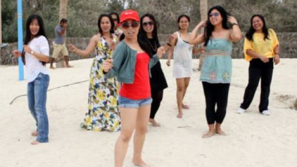 Rehearsal: Participants of ‘Miss Kabayan Kapit Bisig (KKB) 2013’ practise for the big day. (Photo: Zarina Fernandes/ XPRESS)