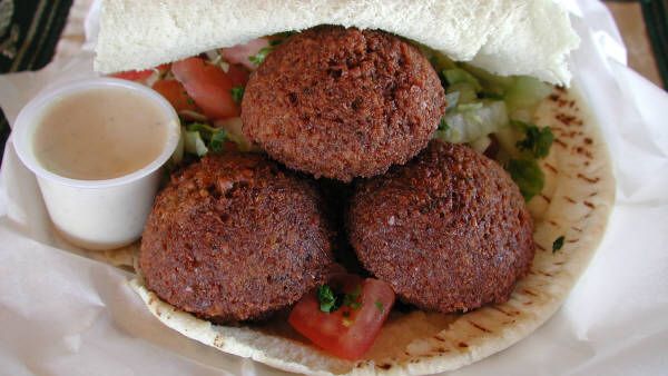  The new restaurant offers a fast casual dining experience from its build your own wraps, to its locally sourced salads and indulgent desserts