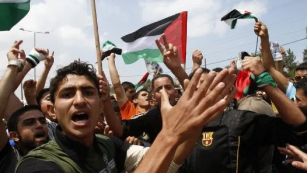 فلسطينيون يتظاهرون عند معبر ايرز
