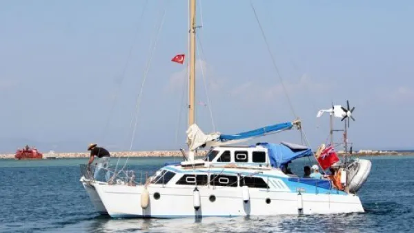 احدى سفن اسطول الحرية