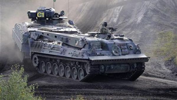  دبابة من طراز ليوبارد 2 خلال تدريب في المانيا 
