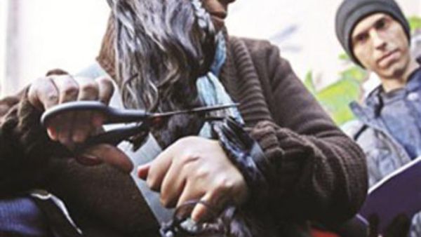 صعوبات كثيرة تواجه الرئيس المصري حتى بعد تمرير الدستور الجديد 
