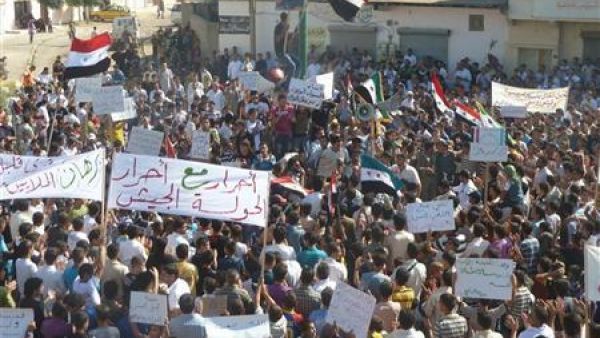 مظاهرات ضد الاسد بالقرب من حمص ي