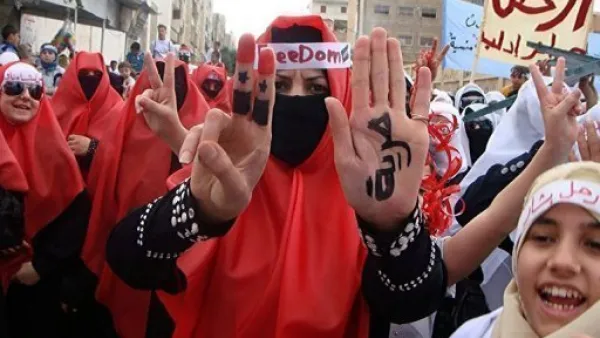 تظاهرة منددة بالنظام السوري في ادلب 
