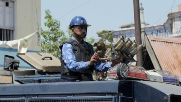 احد عناصر الشرطة الهندية