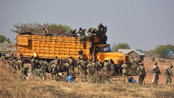 عناصر من جيش جنوب السودان يستعدون لمغادرة جوبا